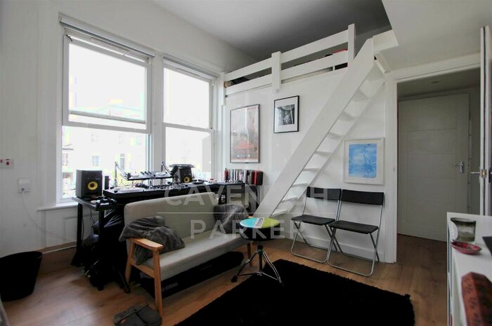 Studio To Rent In Camden Road, Camden, London, N7