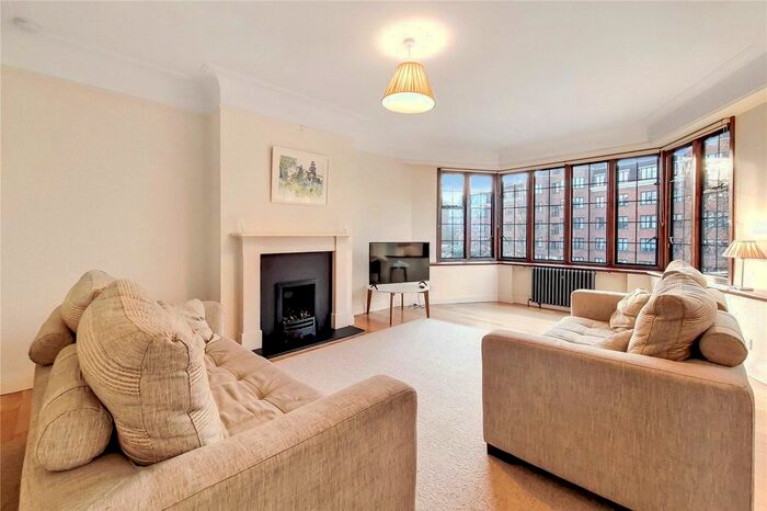 2 Bedroom Flat To Rent In Girton House, Manor Fields, SW15