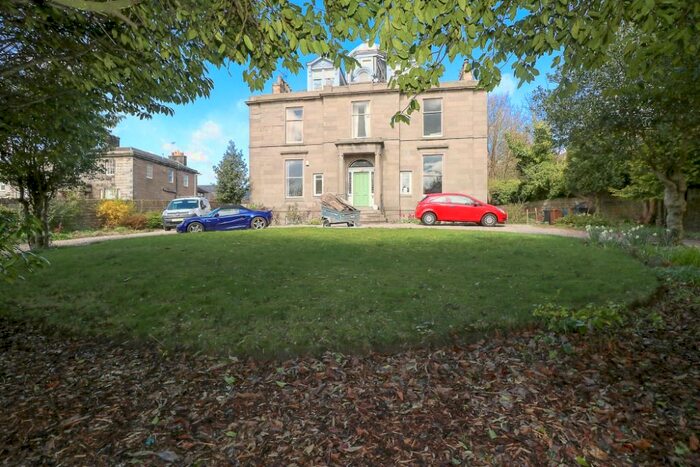 2 Bedroom Flat To Rent In Magdalen Yard Road, West End, Dundee, DD1