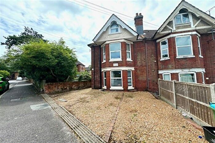 1 Bedroom Flat To Rent In Westridge Road, Portswood, SO17