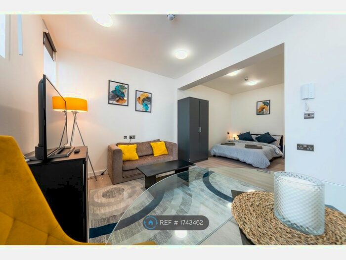 Studio To Rent In Bridge Lane, London, NW11