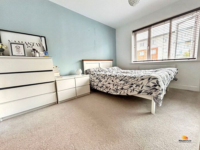 2 Bedroom Flat To Rent In Chequers Avenue, High Wycombe, HP11