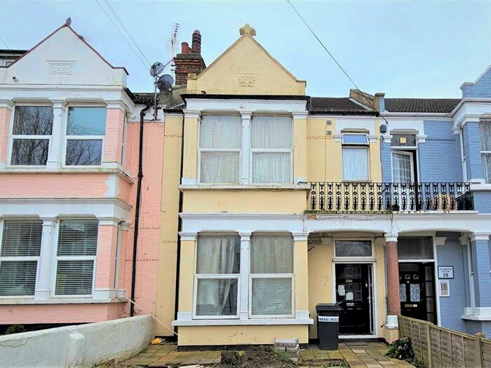 Studio To Rent In Seaforth Road, Westcliff-On-Sea, SS0