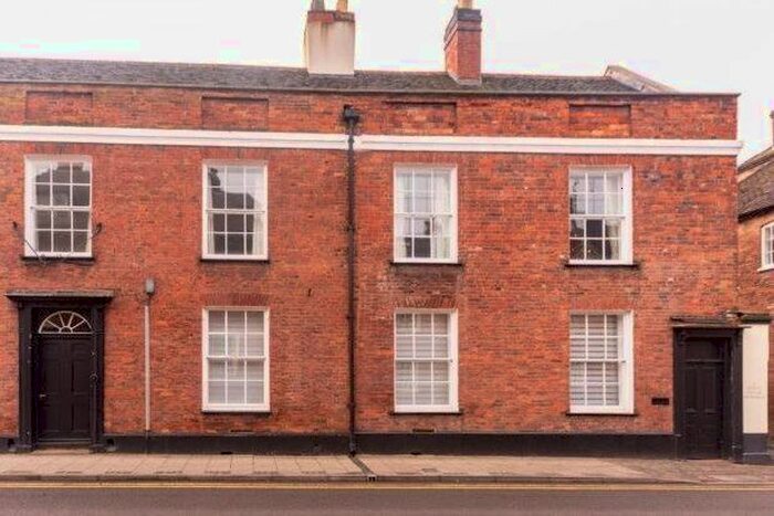 2 Bedroom Flat To Rent In Beatrice Court, Lichfield, WS13