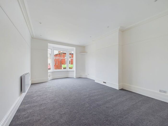 2 Bedroom Flat To Rent In West Street, Fareham, PO16
