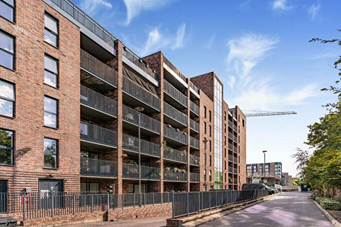 1 Bedroom Apartment To Rent In Purbeck Gardens, London, SE26