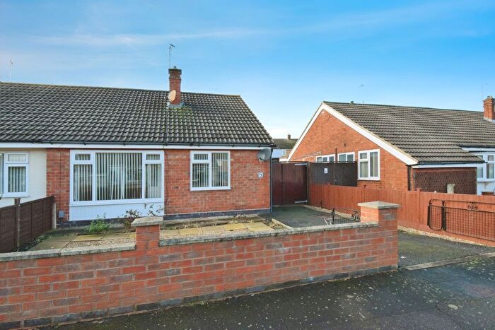 2 Bedroom Bungalow For Sale In Keswick Close, Birstall, Leicester, Leicestershire, LE4