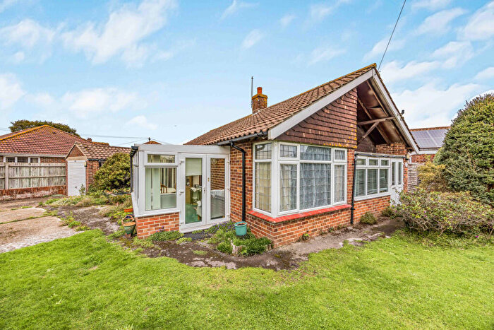 3 Bedroom Bungalow For Sale In Mengham, PO11