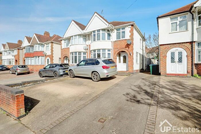 3 Bedroom Semi Detached House To Rent In Daventry Road, Coventry, CV3