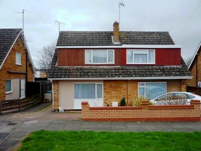 3 Bedroom Semi-Detached House To Rent In Derwent Crescent, Kettering, NN16