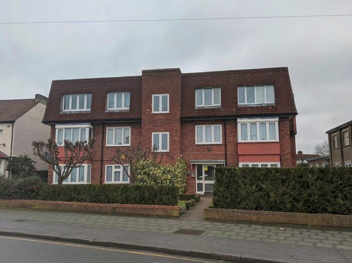 1 Bedroom Flat To Rent In Swallow Court, Gants Hill Crescent, Gants Hill, IG2