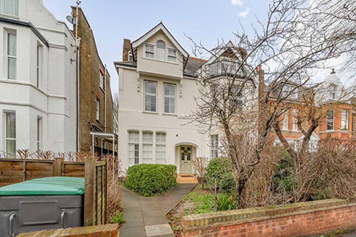 1 Bedroom Flat To Rent In Madeley Road, Ealing, W5