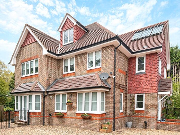 6 Bedroom Detached House For Sale In Fernhill Lane, Blackwater, Camberley, Hampshire, GU17