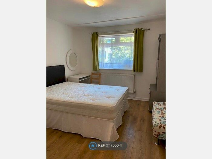 1 Bedroom Flat To Rent In Garrick Close, Ealing, W5