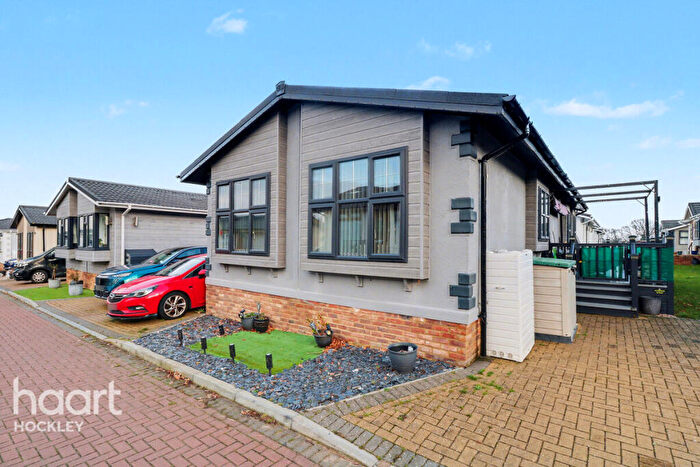 2 Bedroom Park Home For Sale In Red River Country Park, Hockley, SS5