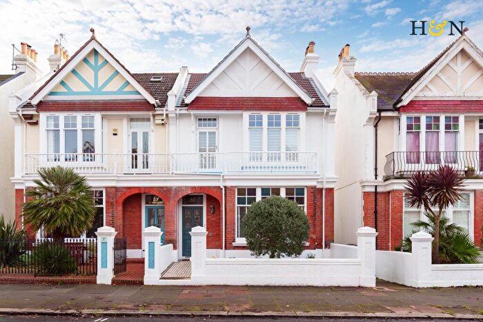 2 Bedroom Flat For Sale In Carlisle Road, Hove, BN3