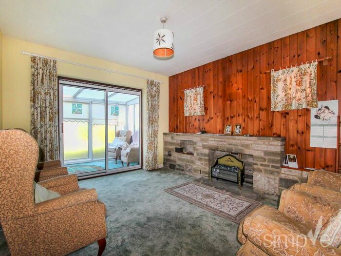 2 Bedroom Detached Bungalow To Rent In Priors Gardens, Ruislip, Middlesex, HA4