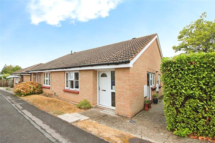 2 Bedroom Bungalow For Sale In Condor Close, Tilehurst, Reading, RG31