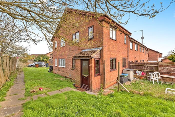 1 Bedroom Terraced House For Sale In Hedge End, Northampton, NN4