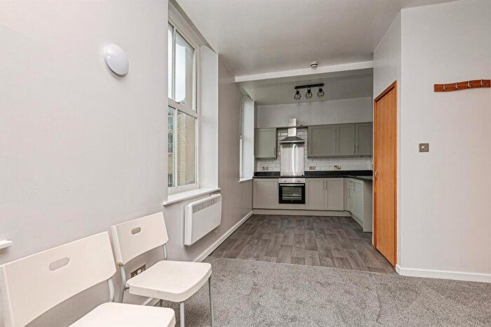 1 Bedroom Apartment To Rent In Byram Street, Huddersfield, HD1