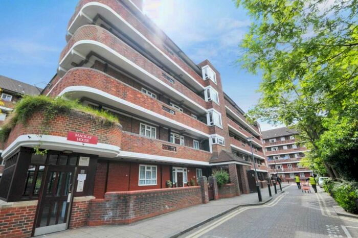 3 Bedroom Flat To Rent In Mackay House, White City, W12