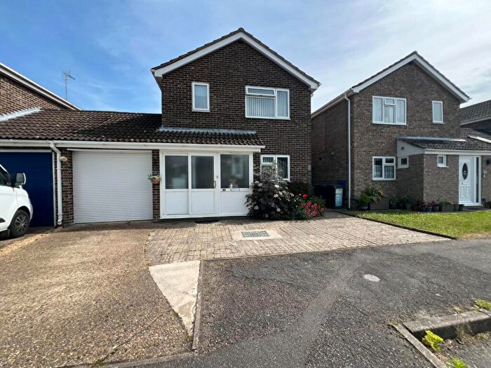 3 Bedroom Link Detached House For Sale In Copse Close, Bury St. Edmunds, IP33