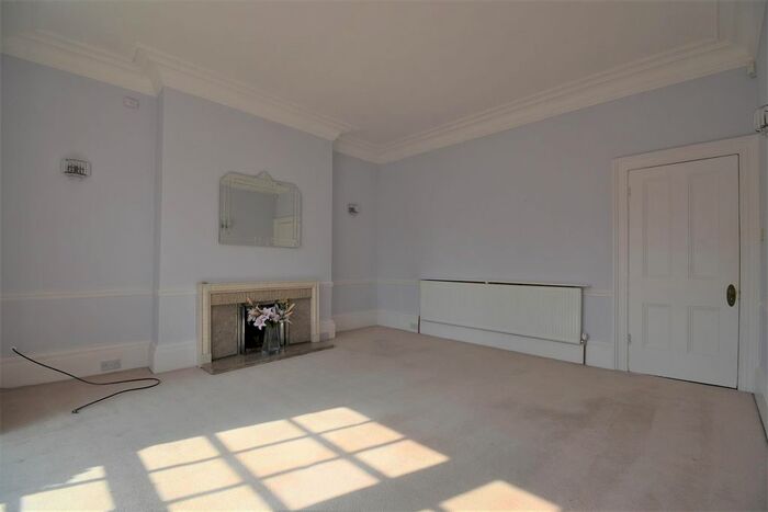 1 Bedroom Flat To Rent In Heaton Road, Gledholt, Huddersfield, HD1