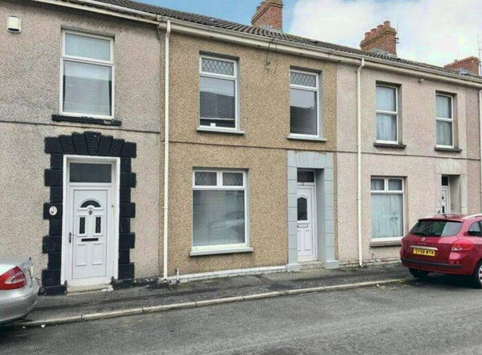 3 Bedroom Property To Rent In Stafford St, Llanelli, SA15