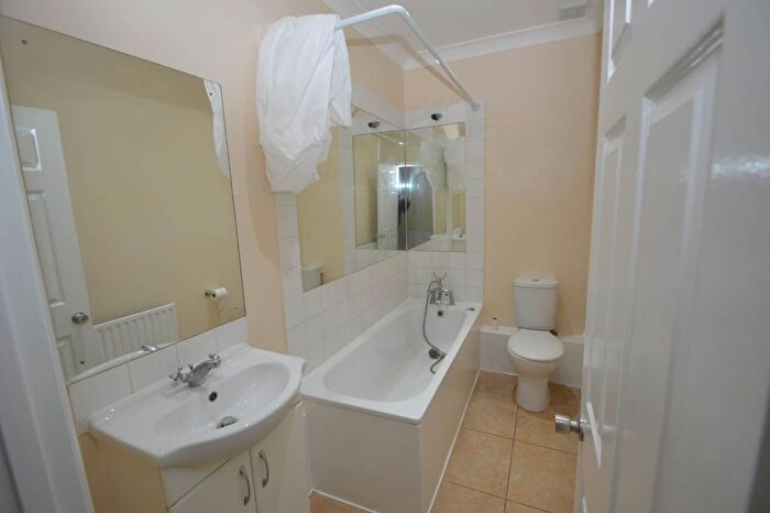 1 Bedroom Maisonette To Rent In Station Road, Addlestone, KT15