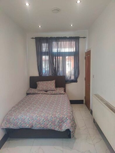 Studio To Rent In Edgehill Road, Mitcham, CR4