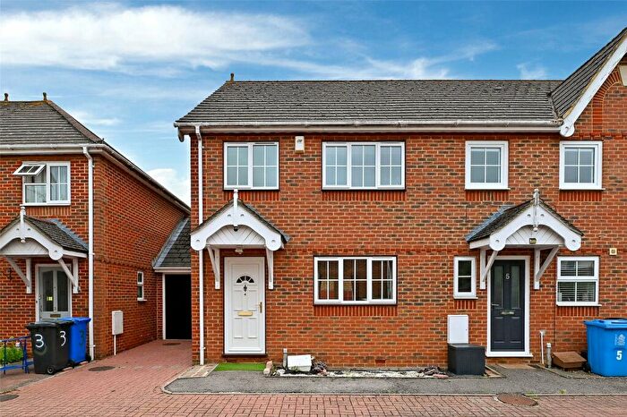 3 Bedroom Semi-Detached House To Rent In Selwyn Close, Windsor, Berkshire, SL4