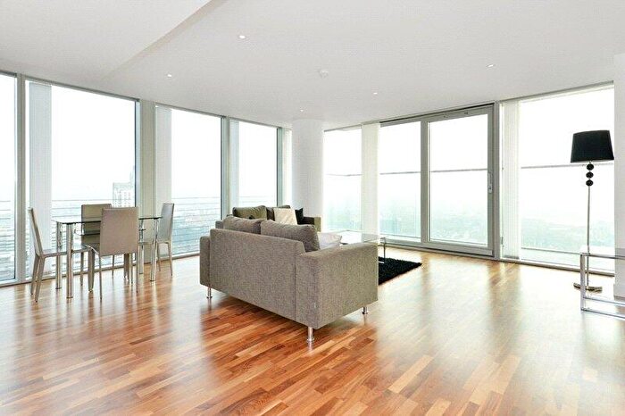3 Bedroom Apartment To Rent In Landmark East Tower, Marsh Wall, London, E14