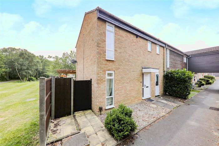 2 Bedroom End Of Terrace House To Rent In Jameston, Bracknell, Berkshire, RG12