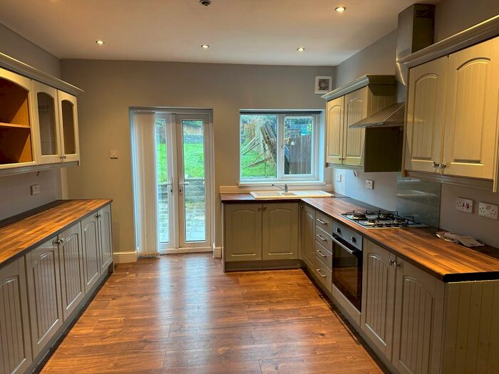 3 Bedroom Semi-Detached House To Rent In Goetre Fawr Road, Killay, SA2