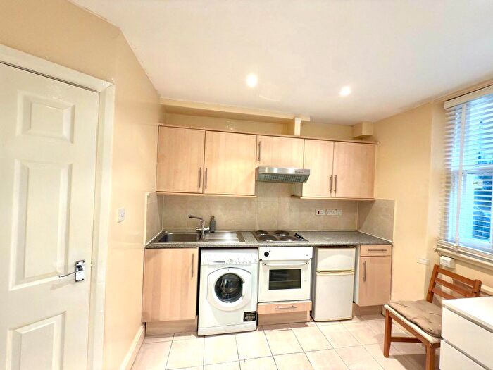 Studio To Rent In Westbourne Grove Terrace, London, W2
