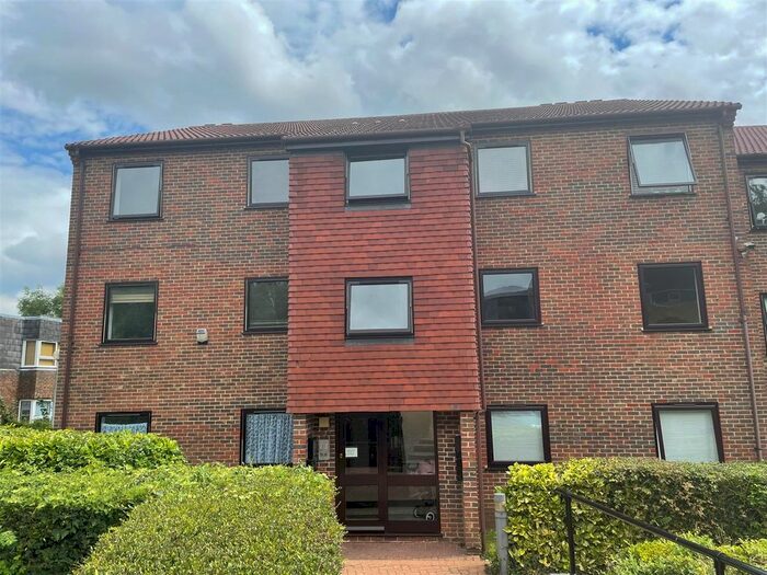 Houses to rent in New Ash Green, Kent