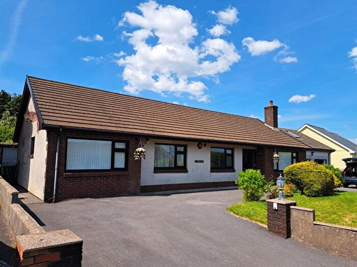 4 Bedroom Bungalow For Sale In School Road, Llangain, Carmarthen, Carmarthenshire, SA33