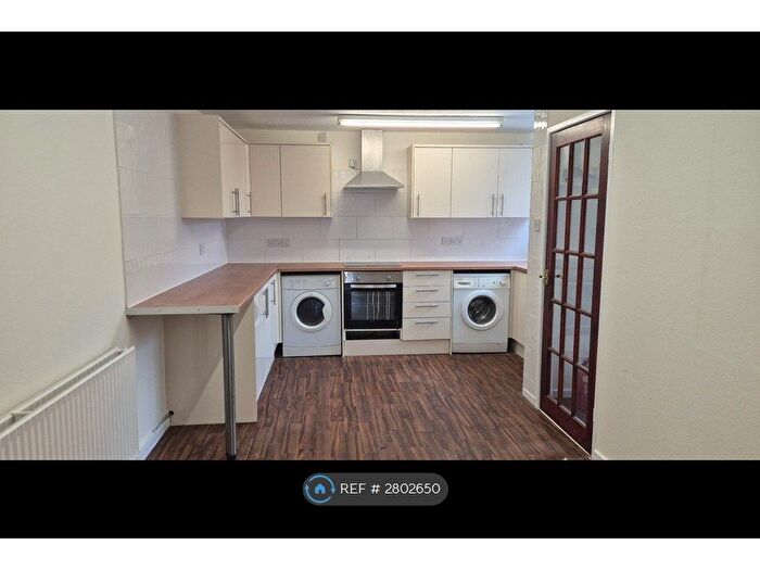 3 Bedroom Terraced House To Rent In Beeston Courts, Basildon, SS15
