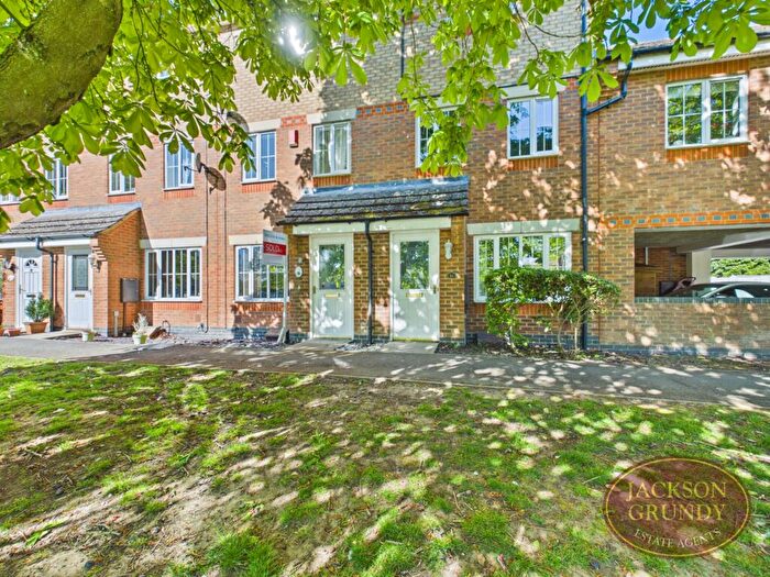 3 Bedroom House To Rent In Timken Way, Daventry, NN11