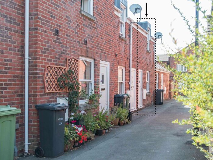 2 Bedroom Terraced House To Rent In Trafalgar Lane, Newport, PO30