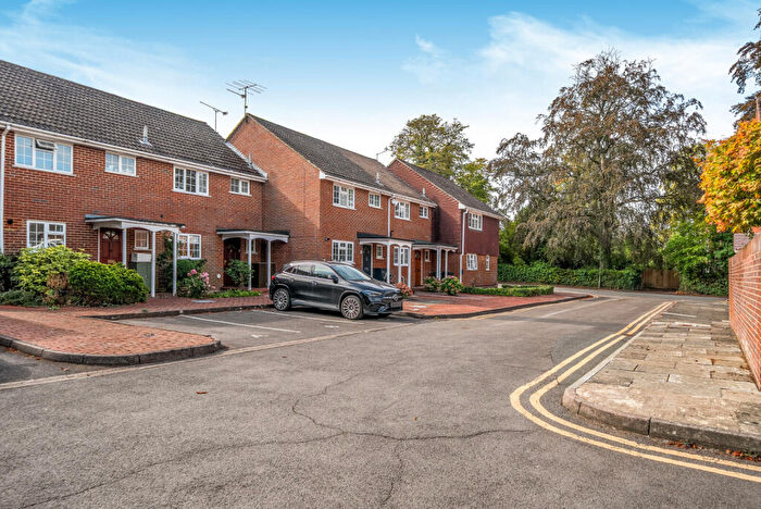 2 Bedroom Terraced House To Rent In Elmhurst Court, Guildford, Surrey, GU1