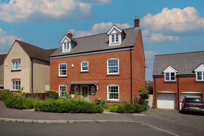 5 Bedroom Property To Rent In Kings Croft, Bristol, BS41