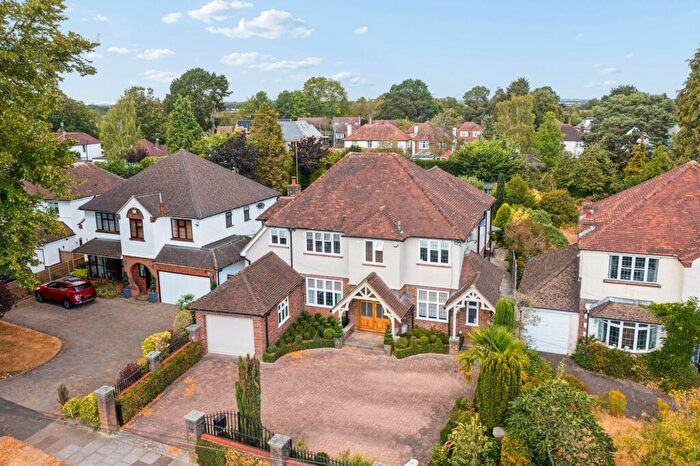 4 Bedroom Detached House For Sale In Marshals Drive, St. Albans, AL1