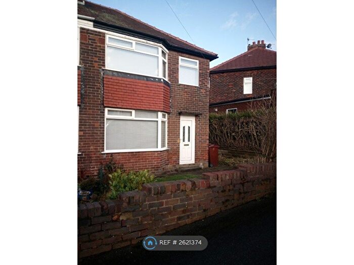 3 Bedroom Semi-Detached House To Rent In Calverley Garth, Leeds, LS13