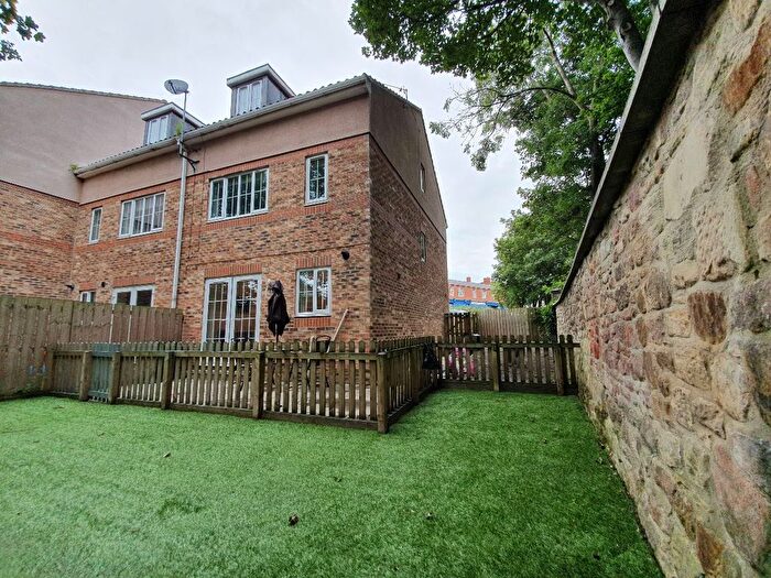 4 Bedroom Semi-Detached House To Rent In Hawthorn Close, Benwell, Newcastle Upon Tyne, NE15