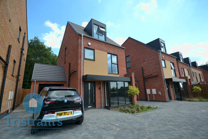 4 Bedroom Detached House To Rent In Beechdale Road, Nottingham, NG8