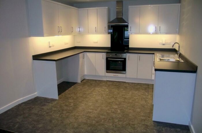 2 Bedroom Flat To Rent In Chapel Road, Foxhole, PL26