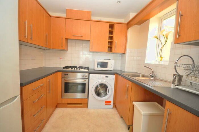 2 Bedroom Apartment To Rent In Keating Close, Rochester, ME1