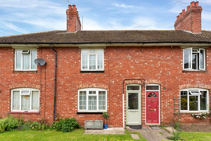 3 Bedroom Terraced House For Sale In Station Road, Corby Glen, Grantham, NG33