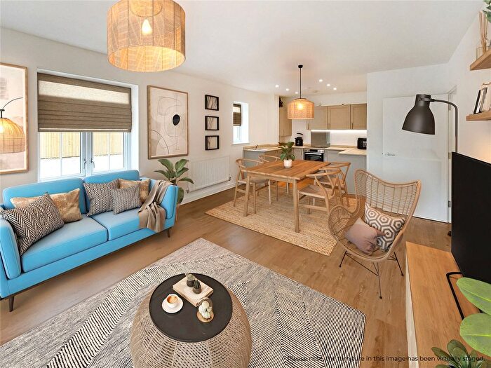 1 Bedroom Flat For Sale In Hareshill, Featherfall Road, Crookham Village, Fleet, GU51